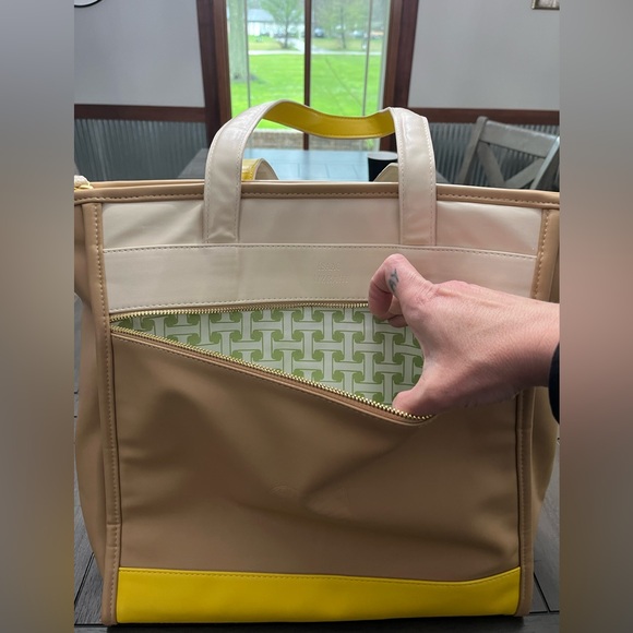 Isaac Mizrah large office bag. Has a laptop zip up soft cover as well. - Picture 8 of 16